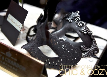 Chic & Cozy: Eyes Wide Shut